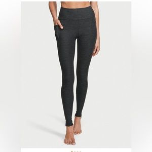 Victoria’s Secret Essential Leggings